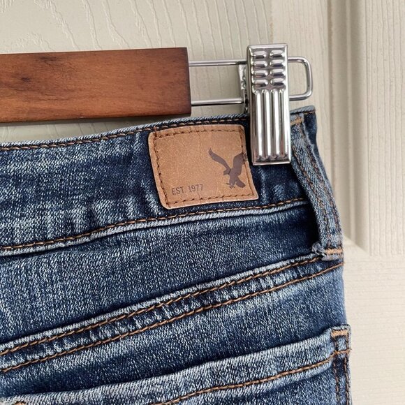 American Eagle Women's Dark Wash Distressed Jegging Super Stretch Jeans Size 0 - Picture 6 of 9